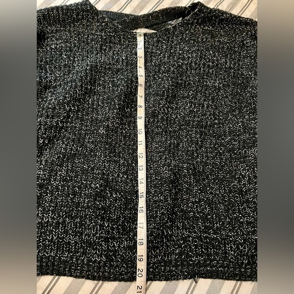 Forever 21 Black and White chunky knit sweater. Criss cross Straps on back - Picture 4 of 5